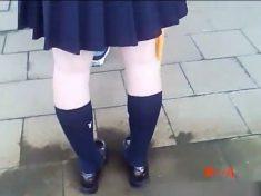偷拍日本女學生在車站和超商的裙底風光
